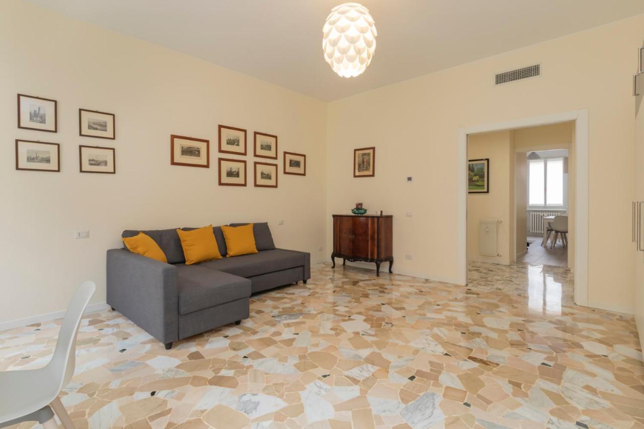 Joivy Modern 2Bed Flat With Balcony, 250M From M5 Foppa And M2 Sant'Agostino Apartment Milan Exterior photo