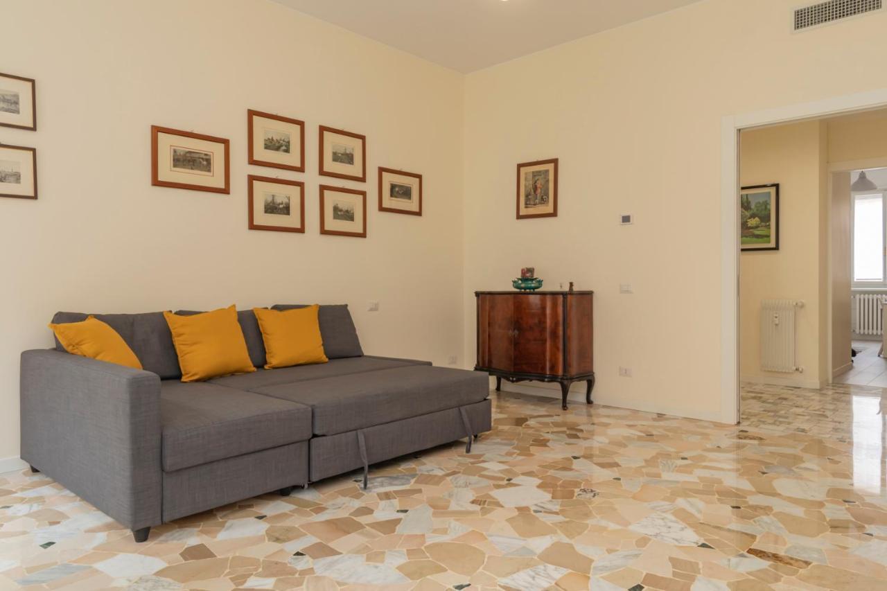 Joivy Modern 2Bed Flat With Balcony, 250M From M5 Foppa And M2 Sant'Agostino Apartment Milan Exterior photo