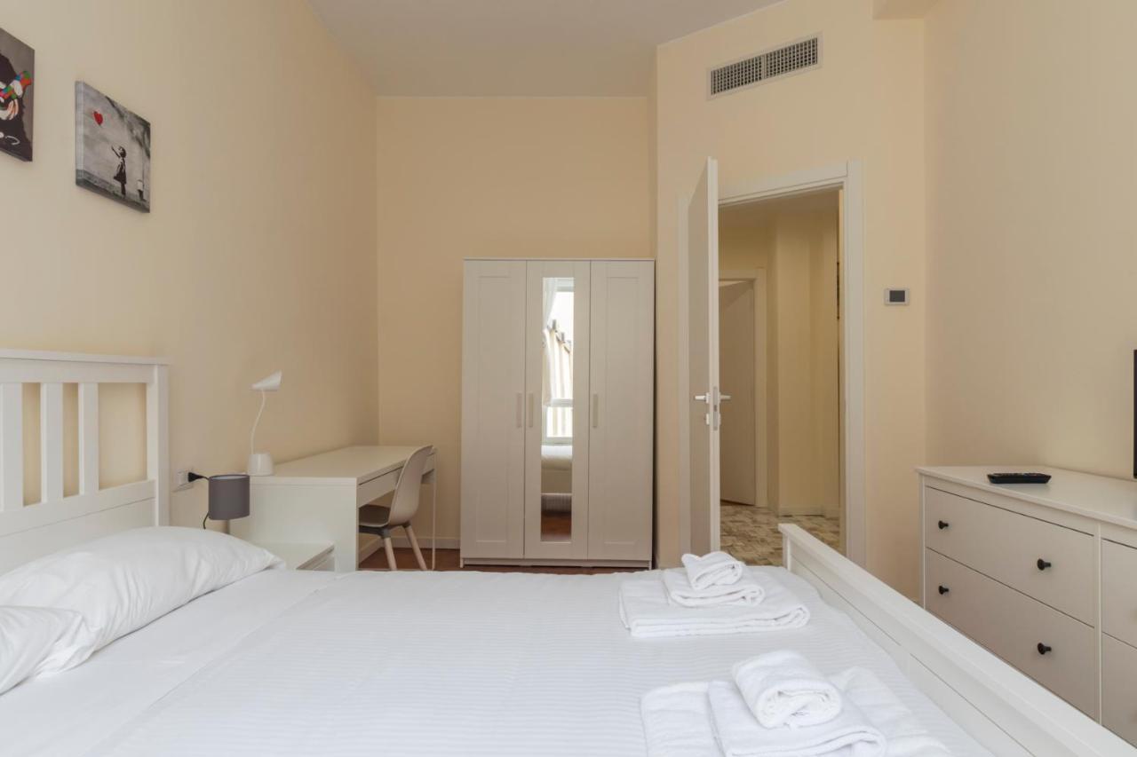Joivy Modern 2Bed Flat With Balcony, 250M From M5 Foppa And M2 Sant'Agostino Apartment Milan Exterior photo