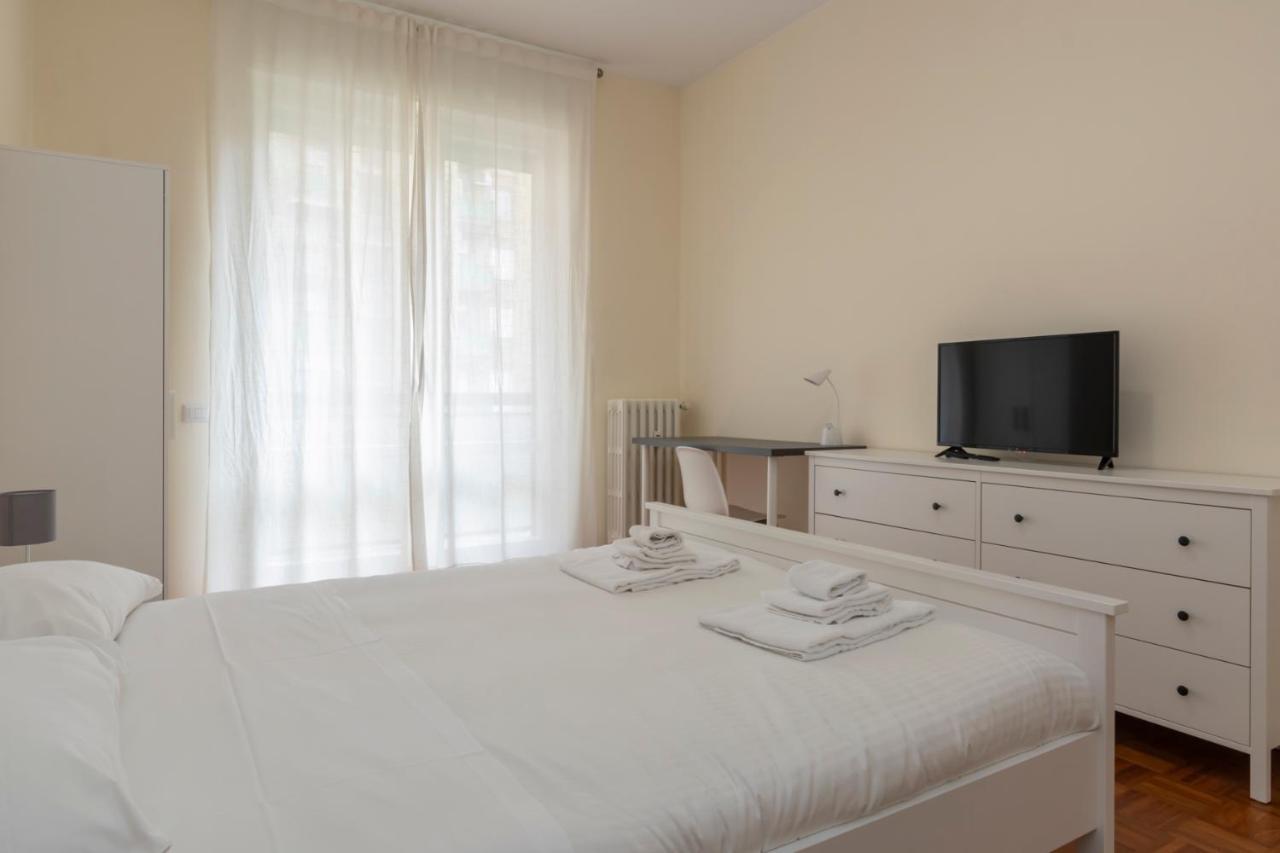 Joivy Modern 2Bed Flat With Balcony, 250M From M5 Foppa And M2 Sant'Agostino Apartment Milan Exterior photo