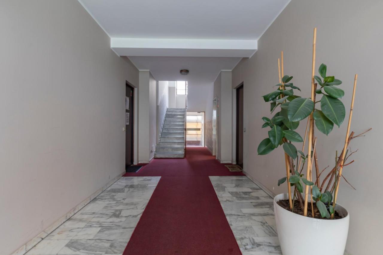 Joivy Modern 2Bed Flat With Balcony, 250M From M5 Foppa And M2 Sant'Agostino Apartment Milan Exterior photo