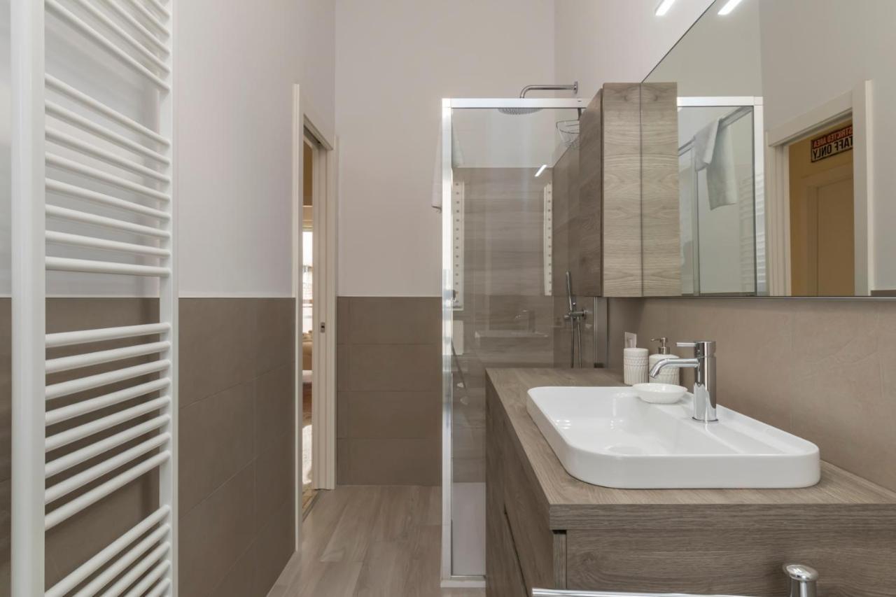 Joivy Modern 2Bed Flat With Balcony, 250M From M5 Foppa And M2 Sant'Agostino Apartment Milan Exterior photo